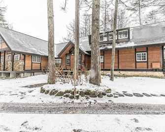 Ringo Lodge Hakuba - האקובה - בניין