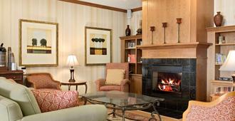 Country Inn & Suites by Radisson, Peoria North IL - Peoria - Sala de estar