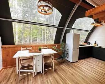 Sunken Escapes Glamping Unit 5 - New Minas - Dining room