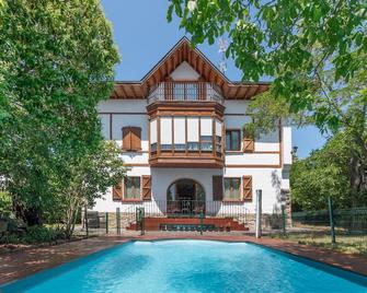 Villa Ganbara, 5 minutos de Pamplona - Villava - Building