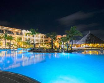 Sports Illustrated Resorts Marina & Villas Cap Cana - Punta Cana - Piscina