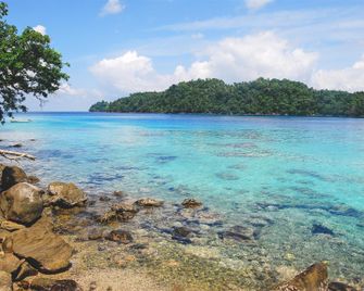 Furqan guest house fan room - Sabang - Strand