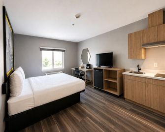 Super 8 by Wyndham Brenham TX - Brenham