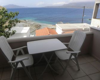 Lakonia Bay Apartments - Monemvasia - Balcón