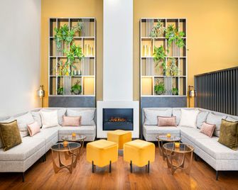 Leonardo Hotel Salzburg Airport - Wals-Siezenheim - Wohnzimmer