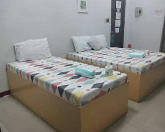 Heart Hotel and Services - Dumaguete City - Habitación
