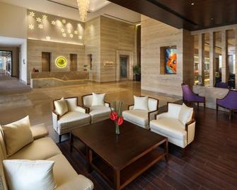 Sandal Suites Op. by Lemon Tree Hotels - Noida - Lounge