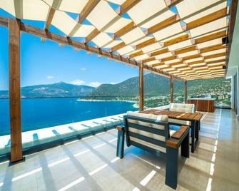 Lures Hotel - Kalkan - Balkón