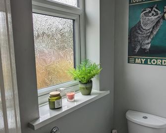 Detached Homestay With Private Rooms - Leyland