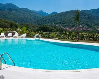 Agriturismo L'Oasi - Ceraso - Piscina