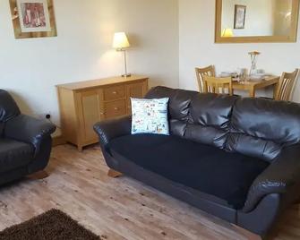 Quay Head View Aparthotel - Stranraer - Living room
