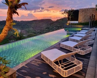 Truntum Boutique Mandalika - Kuta - Basen