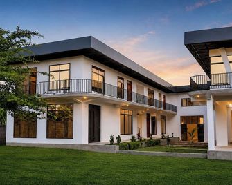 Aurica - Usa River - Edificio