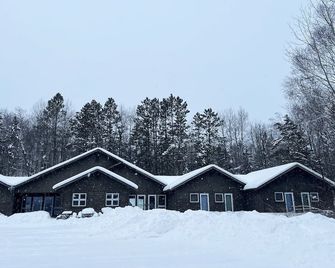 Beautiful, quiet, 7-acre camp on Bluewater Lake in Chippewa National Forest - Grand Rapids - Gebäude
