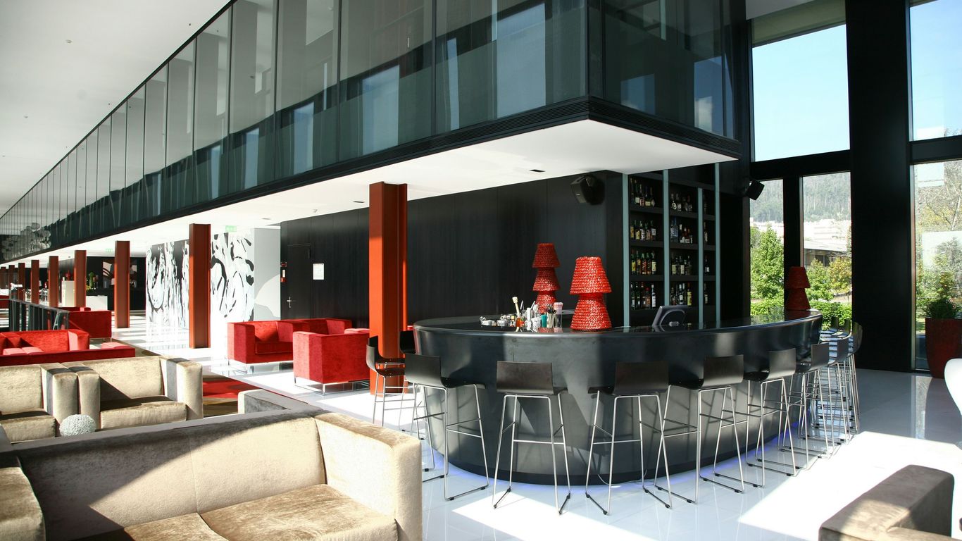 أكسيس فيانا بيزنيس آند سبا هوتل