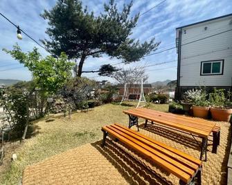 Ganghwado Atelier Pension - Ganghwa-gun - Patio