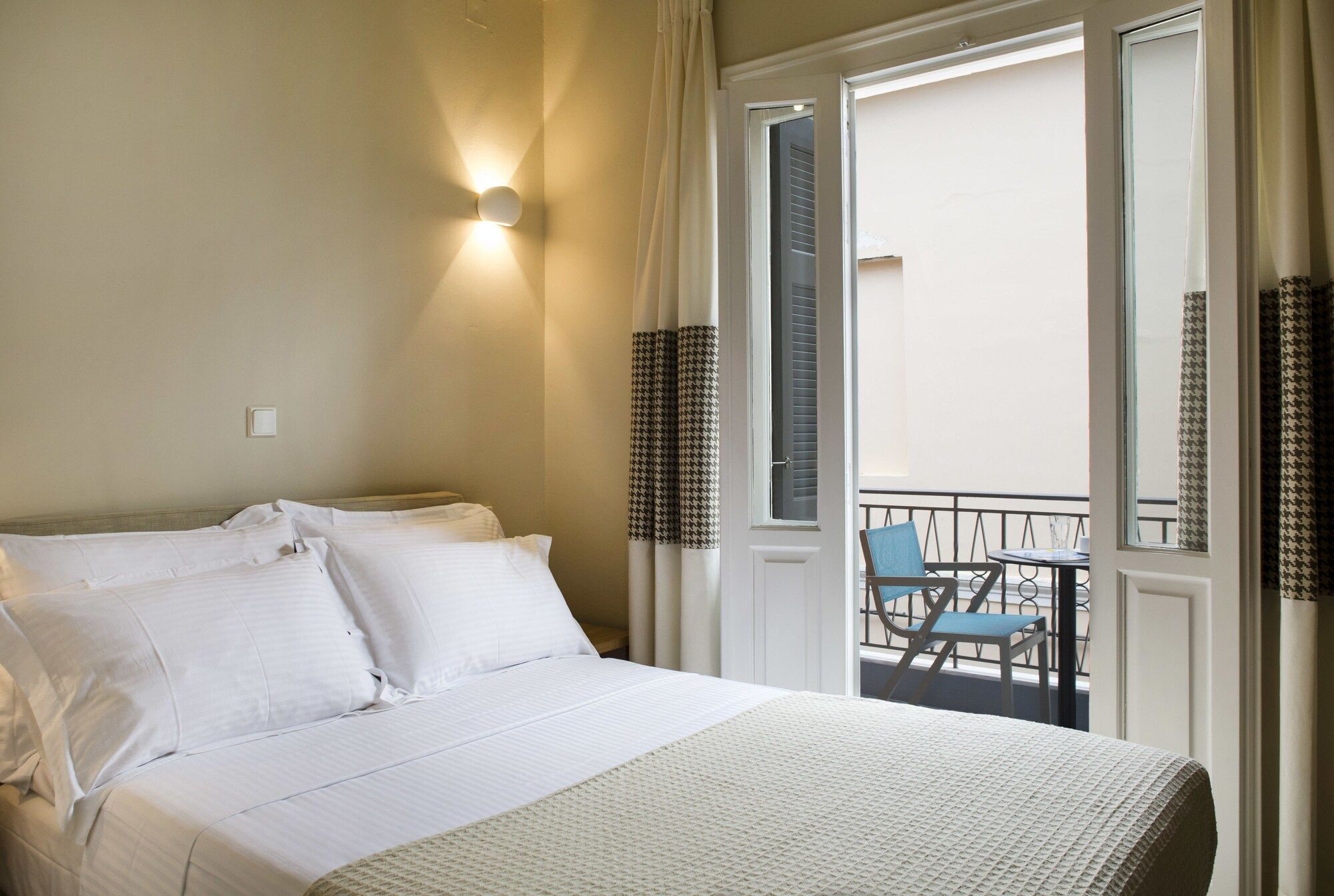 Athena hotel - נפפיליון - חדר שינה