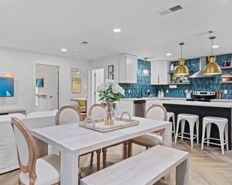 North End Retreat | 3 Bed 2 Bath - DeFuniak Springs - Comedor