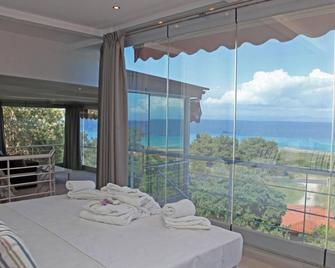 The Beach House - Afytos - Balcony