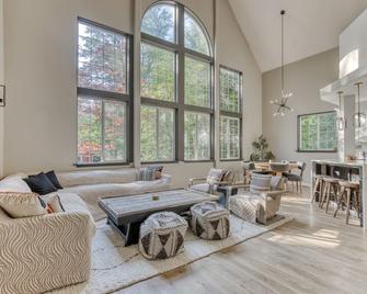 Sandy Ski Chalet - Rhododendron - Lounge