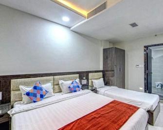 The Aanandam Hotel Resort - Itārsi - Habitación