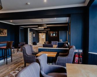 The Prince of Wales Hotel Berkeley, A38 M5 - Berkeley - Lounge