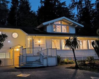 White House Tofino Downtown Villa - Tofino - Gebäude