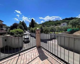 Casa Valentina, casa intera vicino al mare - Carrara - Balcony