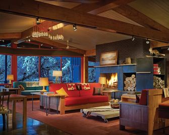 Lake House at High Peaks Resort - Lake Placid - Lounge