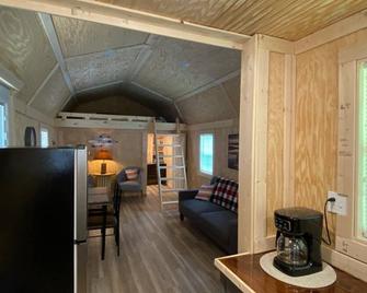 Cozy cabin near ATV trails/ Norris Lake/Moutain lake Marina in Rocky Top, TN! - Rocky Top - Sala de estar