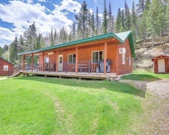 Wraparound Deck And Grill Deadwood Cabin - Deadwood - Building