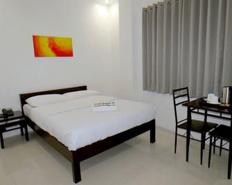 Fiesole Residence Inn - Dumaguete City - Bedroom