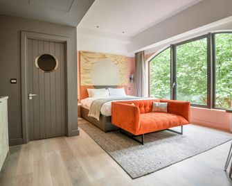 روم 2 ساوث هامتن هومتل - ساوثهامبتون - غرفة نوم