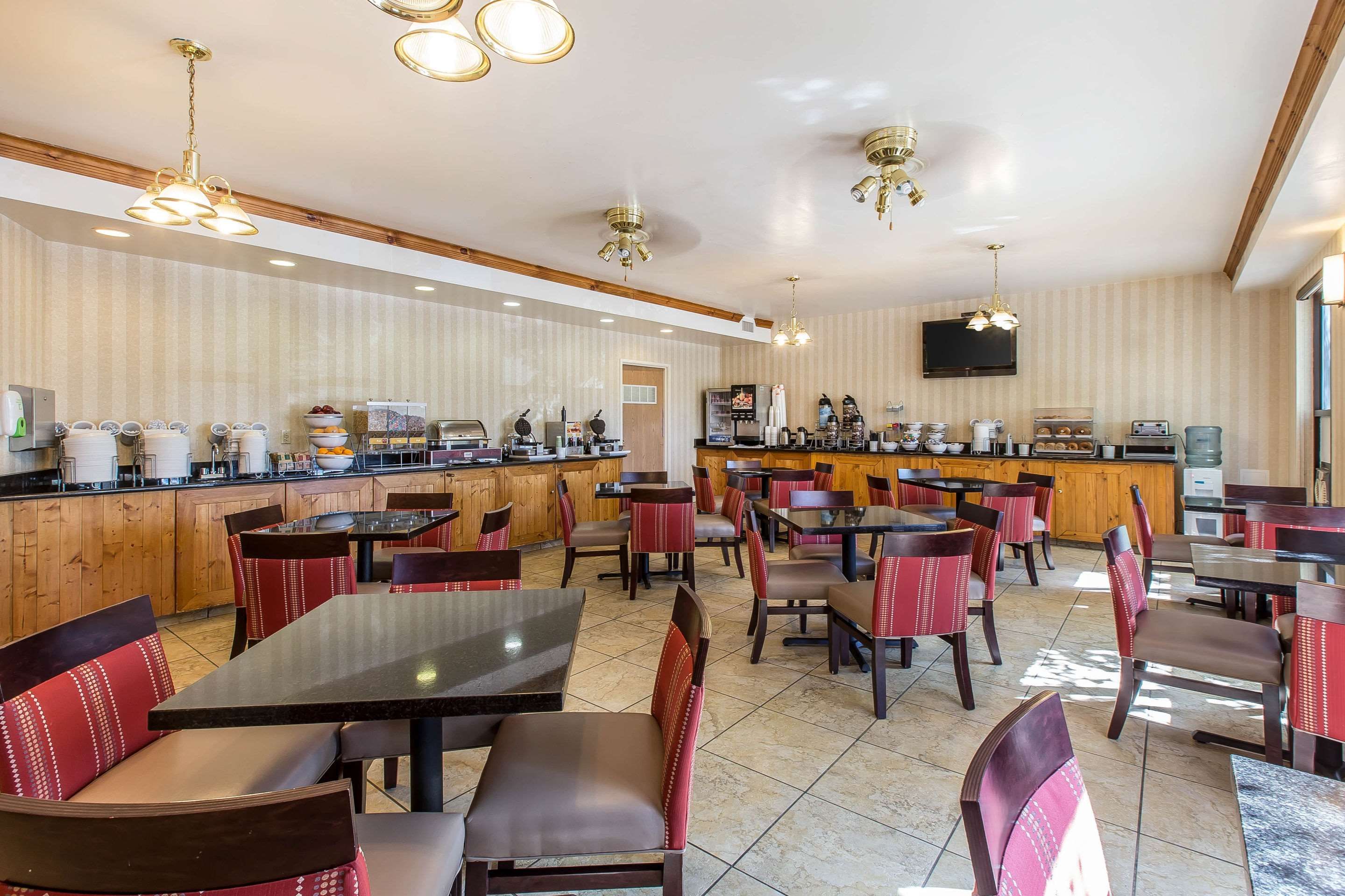 Comfort Suites Summit County 118 2 7 5 Dillon Hotel Deals