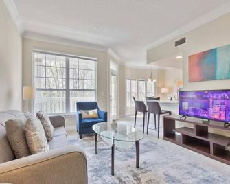 Modern Apt With Private Garage - Abh-2022 - Waltham - Living room