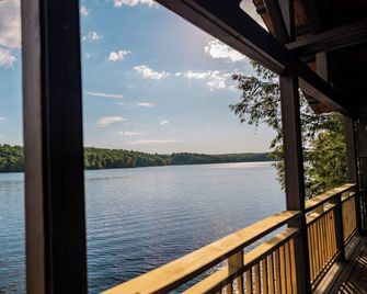 Private Adirondack Compound! - Saint Regis Falls - Balcony