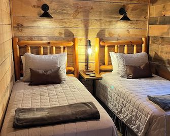 Ellijay's Hidden Gem! \n- New Cabin with Hot Tub & Serene Mountain Views! - Ellijay - Habitación