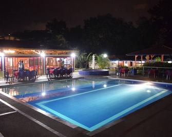 Hotel Campestre Tacurrumbi - Montenegro