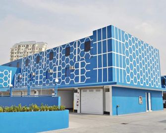 Hotel Dream World Las Pinas - Las Piñas - Gebouw