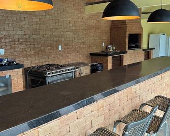 We are located in a completely private area, beautiful country house - Cachoeiras de Macacu - Kitchen