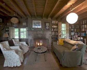 Rustic Lake Michigan Cottage With Private Beach - Leland - Sala de estar