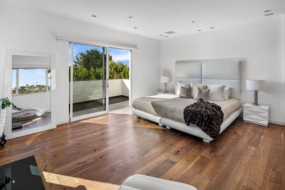 Bel Air Family Estate / Gated / Pool / Basketball Court / Smart-Home / 5 Bedroom - ווסט הוליווד - חדר שינה