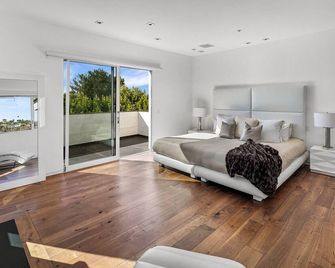 Bel Air Family Estate / Gated / Pool / Basketball Court / Smart-Home / 5 Bedroom - ווסט הוליווד - חדר שינה
