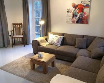 Nana's holiday home in the heart of Worpswede. - Worpswede - Wohnzimmer