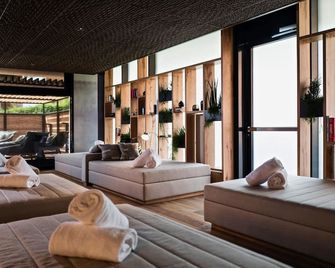 Me and All Hotel Flims, by Hyatt - Flims - Lounge