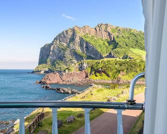 해뜨는성 - 우도 - 발코니