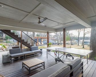 Newly renovated! All Decked Out and Ready for Fun at Star Harbor - Malakoff - Piscina