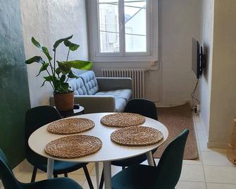 Bel appartement à 3 min de la plage de 60m² - Saint-Nazaire - Comedor