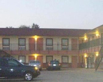 Pawnee Inn - Wichita - Building