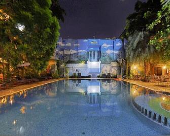 Hotel Mahabs - Mahabalipuram - Pool